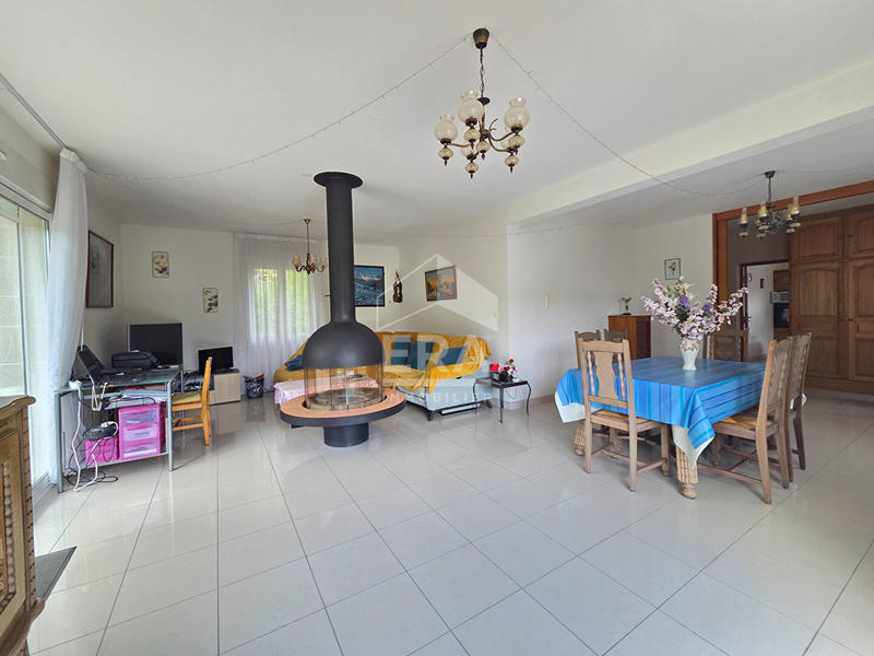 Maison - 144 m² - 5 pièces