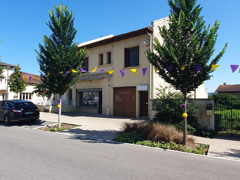 Local commercial - 200 m² - 6 pièces