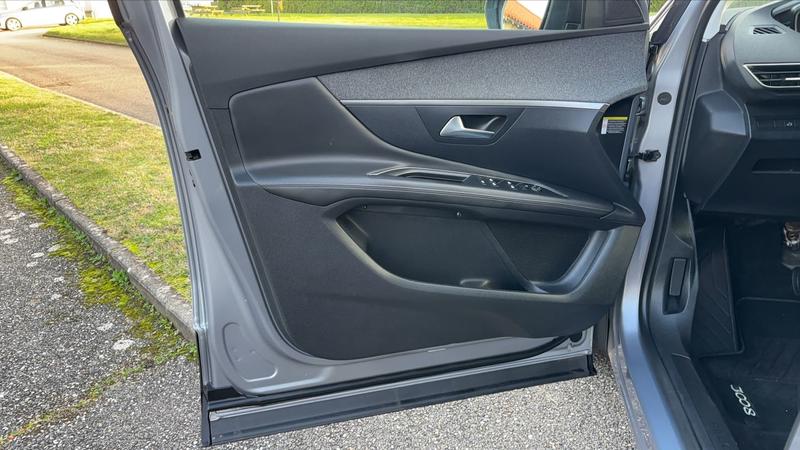 Peugeot 3008 1.2 PureTech 130 Eat8 Allure Business