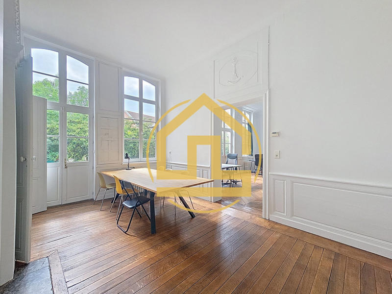 Appartement - 177 m² - 6 pièces