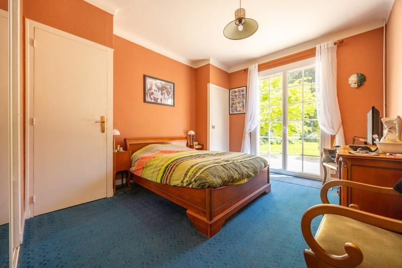 Maison - 230 m² - 6 pièces