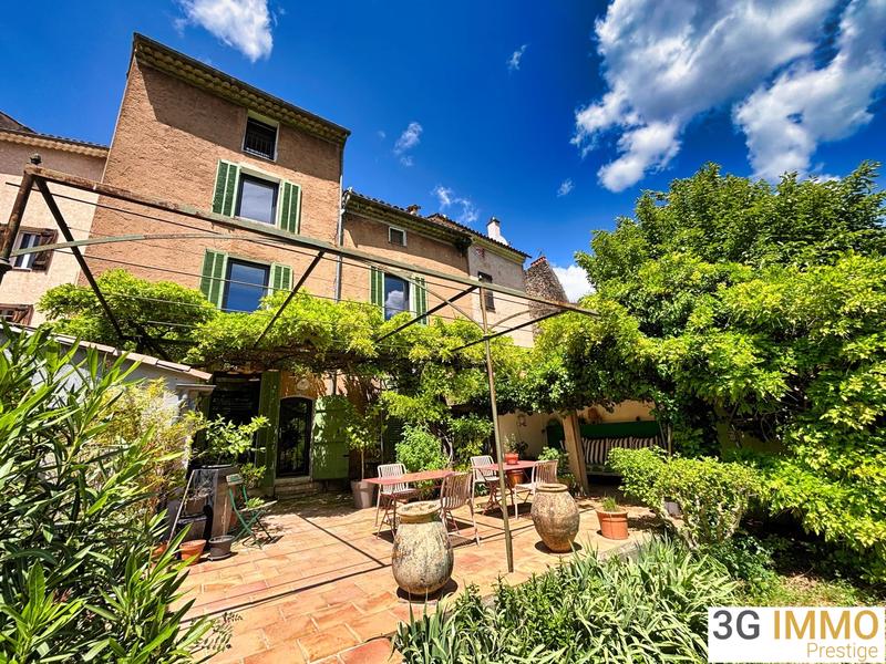 Maison - 482 m² - 14 pièces