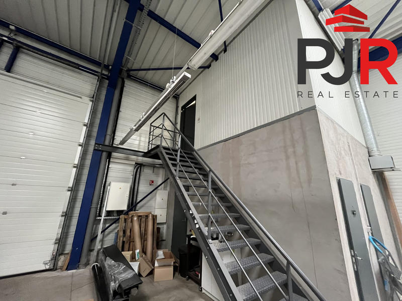 Local d'activités - 110 m²