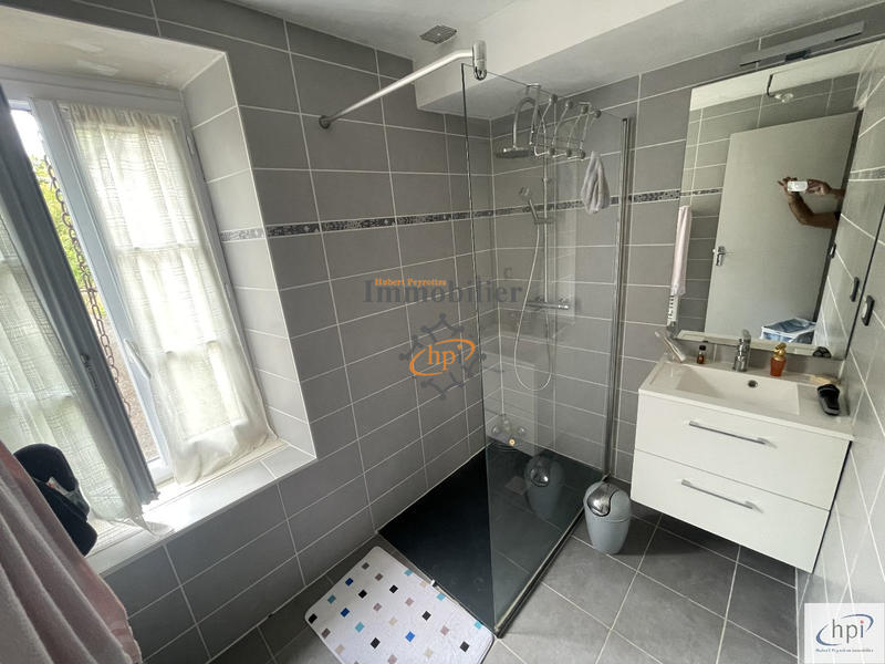 Maison - 197 m² - 8 pièces