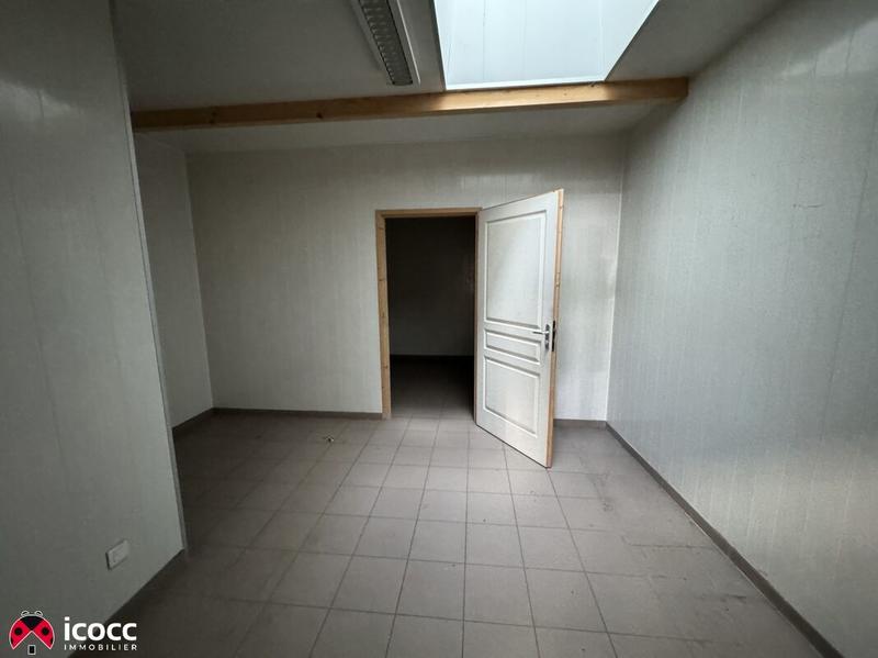 Local d'activités - 670 m² - 7 pièces