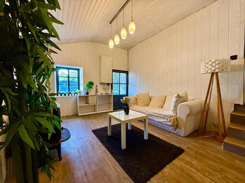 Maison - 260 m² - 11 pièces