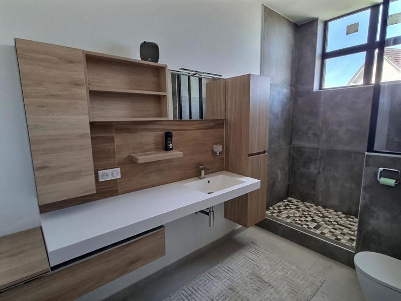 Maison - 161 m² - 6 pièces