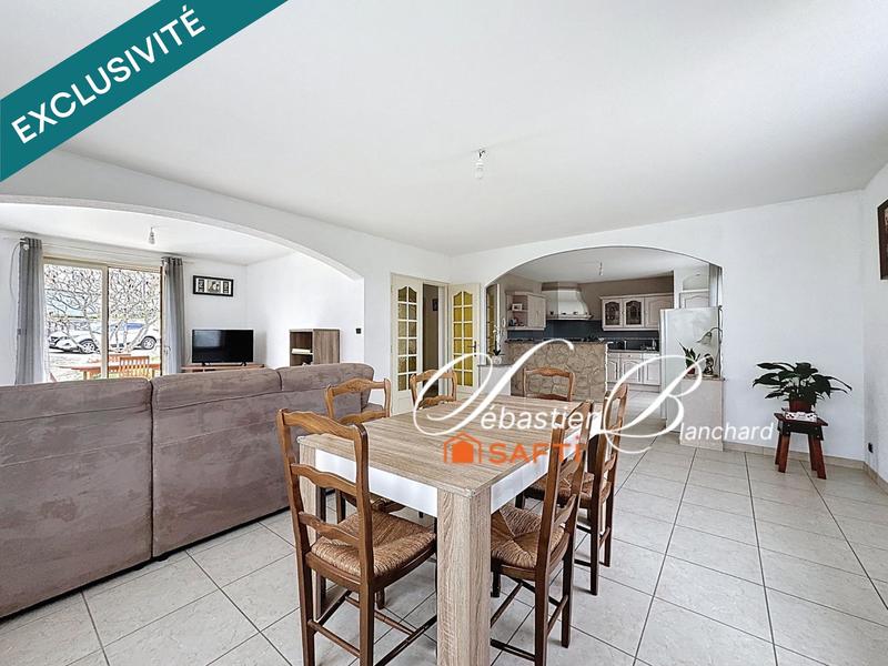 Villa - 270 m² - 9 pièces