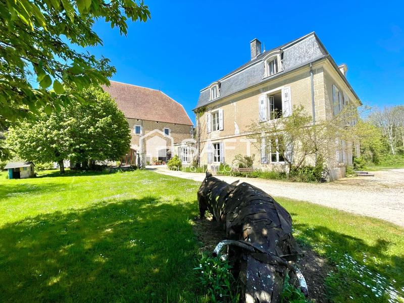 Château - 500 m² - 15 pièces