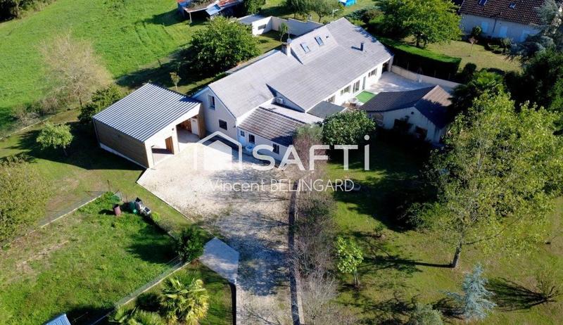 Maison de village - 240 m² - 6 pièces