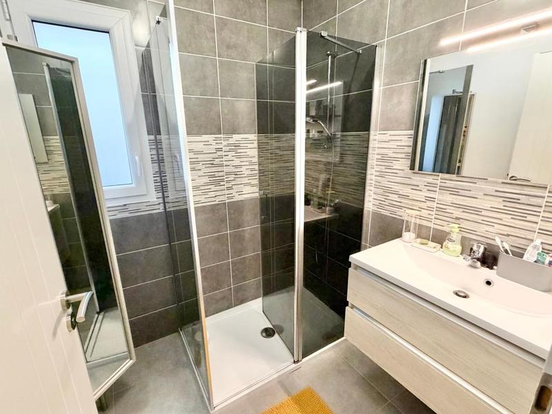 Maison - 92 m² - 5 pièces