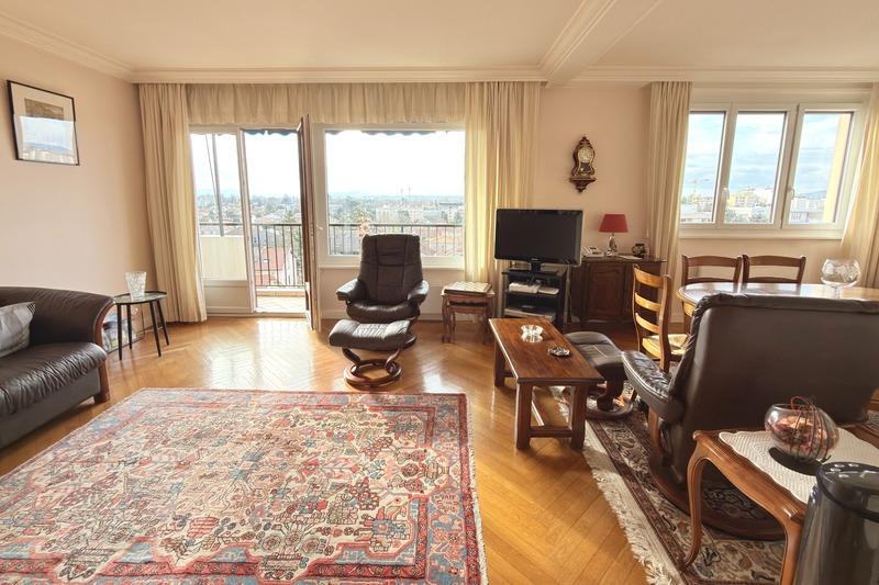 Appartement - 120 m² - 6 pièces