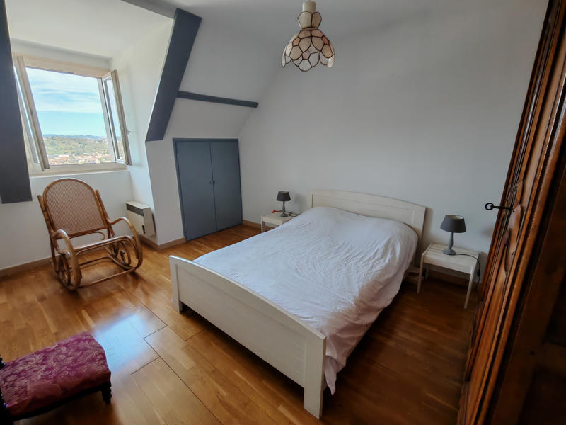 Maison - 190 m² - 9 pièces