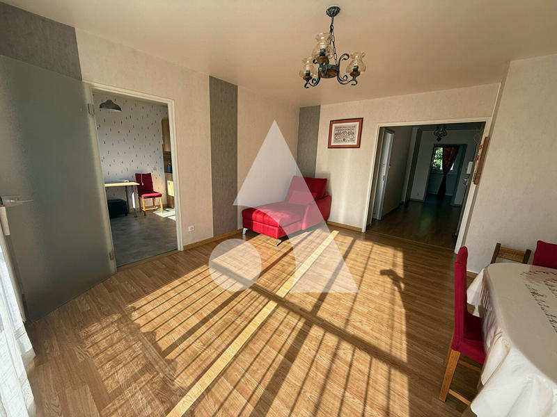 Appartement - 90 m² - 4 pièces