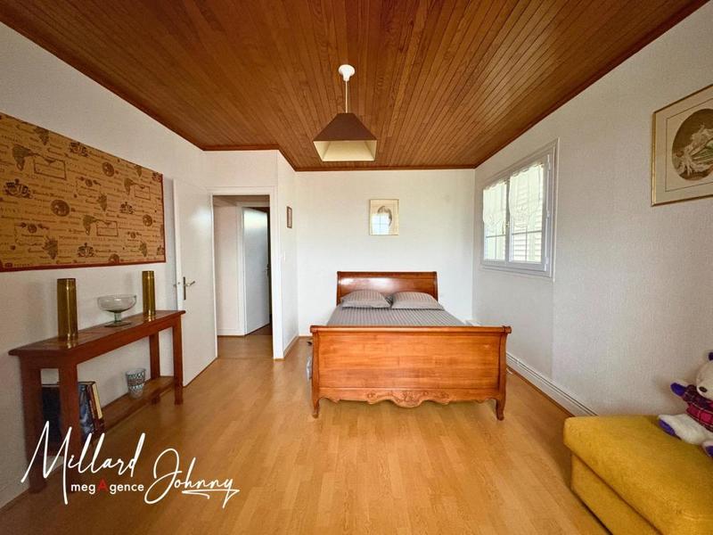 Maison - 198 m² - 6 pièces