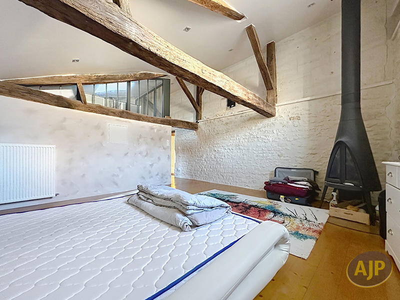 Maison - 272 m² - 9 pièces