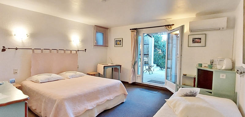 Maison - 480 m² - 16 pièces