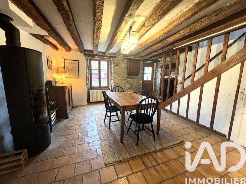 Maison - 230 m² - 7 pièces