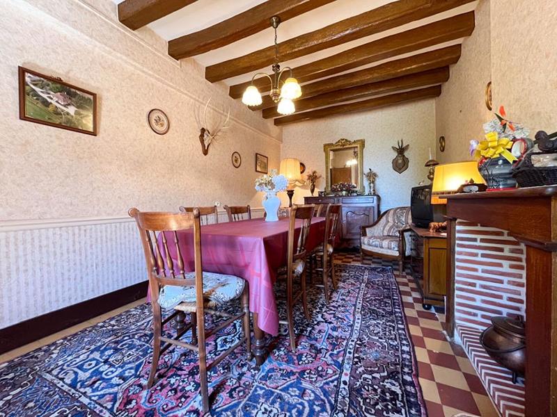 Maison - 254 m² - 11 pièces