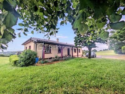 Maison traditionnelle - 117 m² - 6 pièces