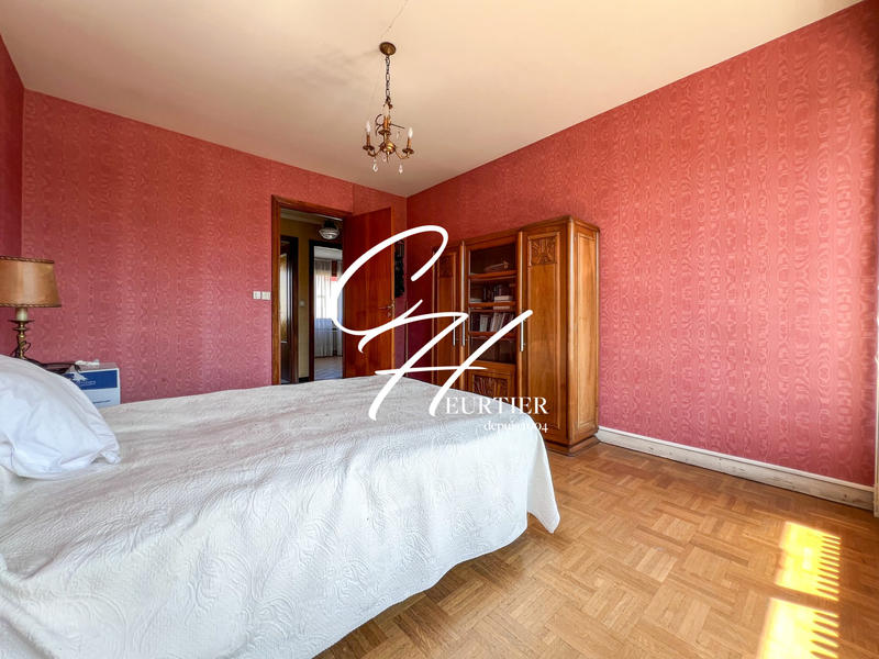 Appartement - 82 m² - 5 pièces