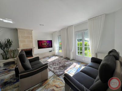 Maison - 177 m² - 6 pièces