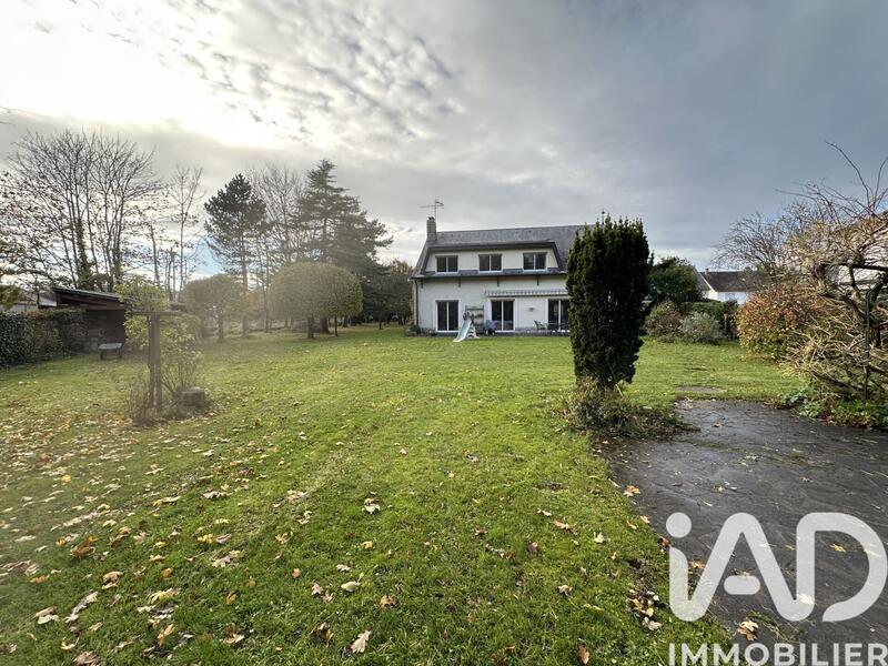 Maison - 268 m² - 9 pièces