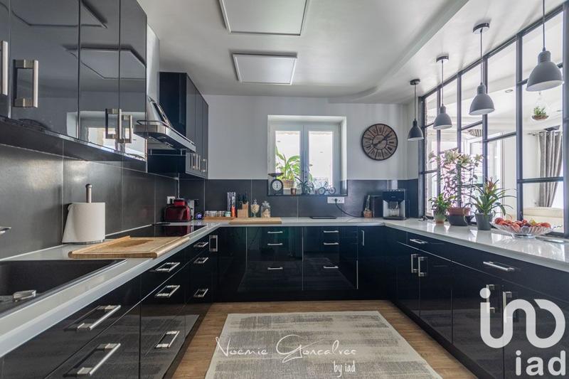 Maison de village - 200 m² - 9 pièces