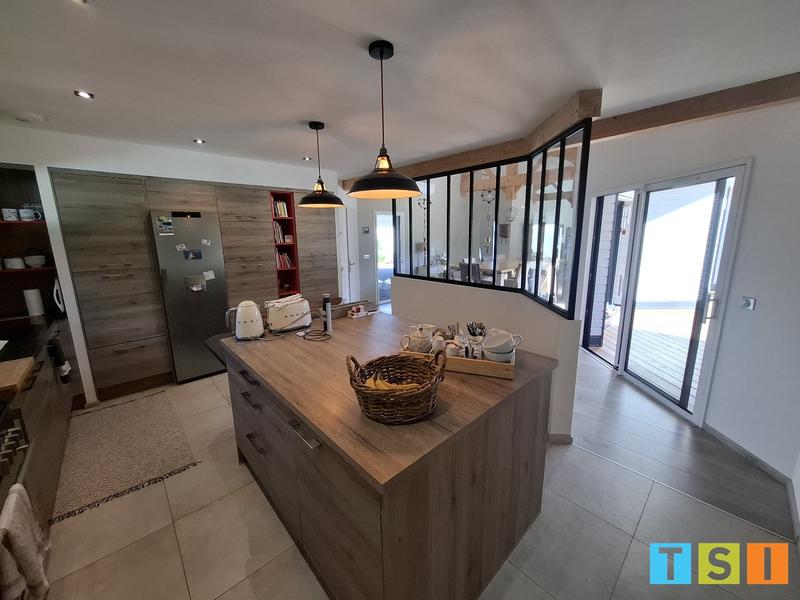 Maison - 228 m² - 6 pièces