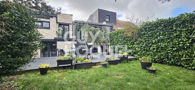 Maison - 180 m² - 5 pièces