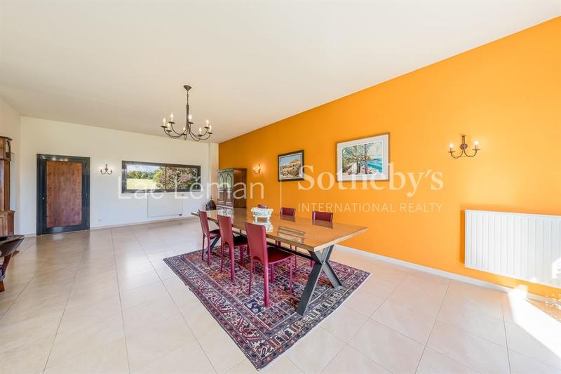 Maison - 309 m² - 9 pièces