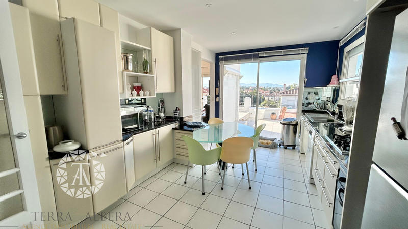 Appartement - 139 m² - 5 pièces