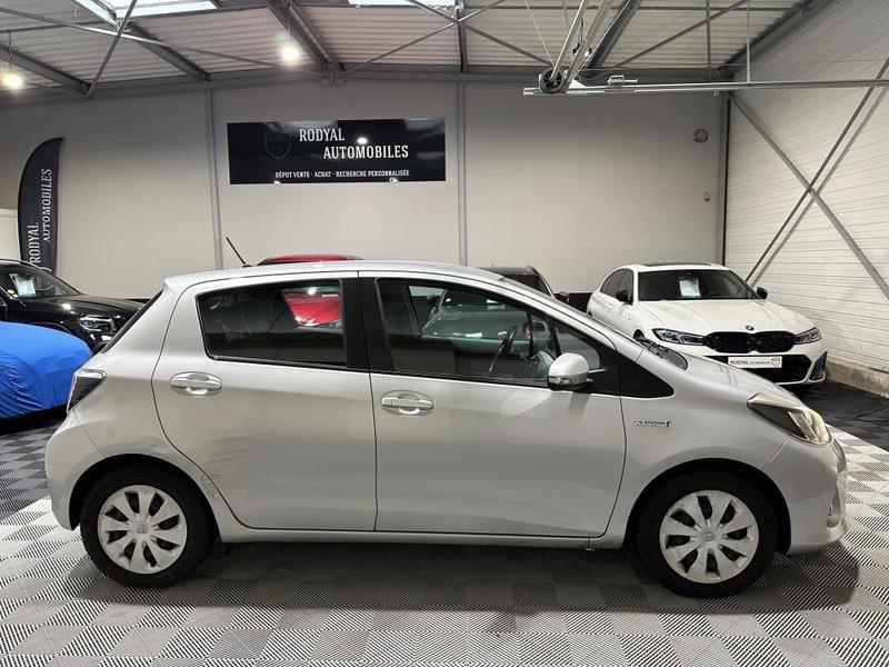 Toyota Yaris France 1.5 VVTi 16v Hsd Hybrid 100h E-Cvt 75 cv Boîte auto