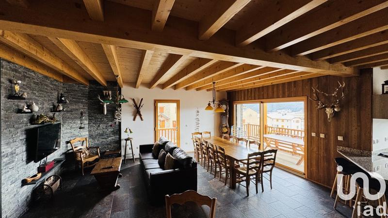 Maison - 209 m² - 7 pièces