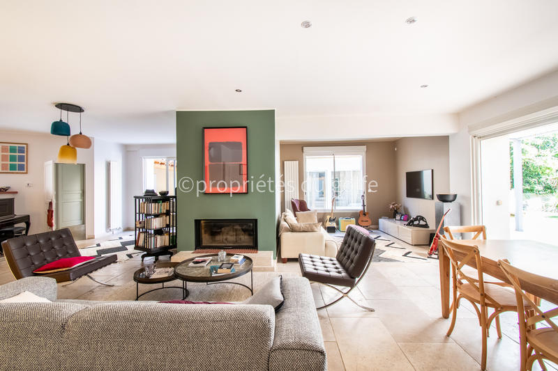 Maison - 312 m² - 6 pièces