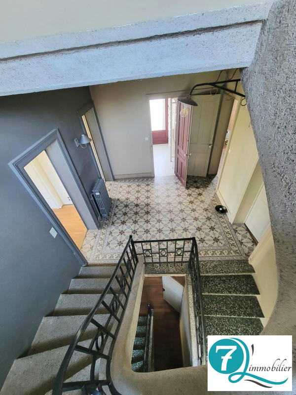 Maison - 200 m² - 10 pièces