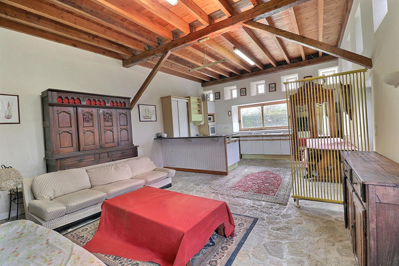 Maison - 311 m² - 10 pièces