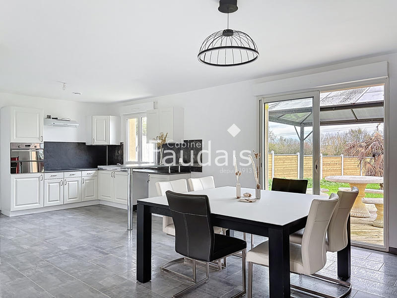 Maison - 94 m² - 4 pièces