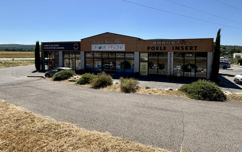 Local commercial - 182 m²