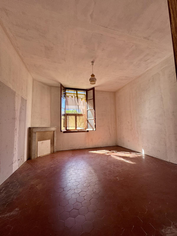 Maison - 196 m² - 9 pièces