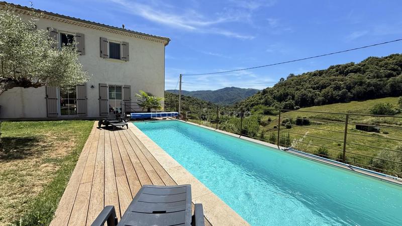 Propriété - 200 m² - 6 pièces