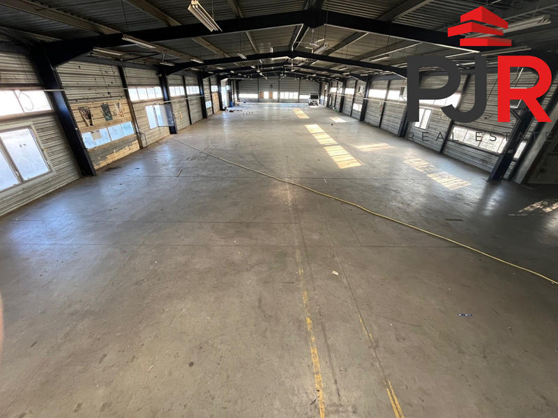 Local d'activités - 1 582 m²