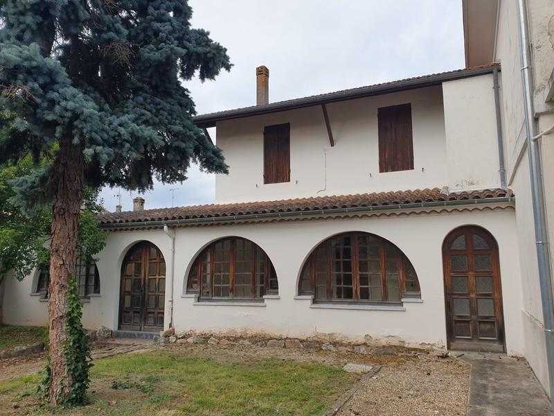 Local d'activité / Entrepôt - 1 251 m² - 29 pièces