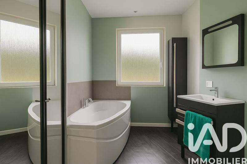 Maison - 215 m² - 8 pièces