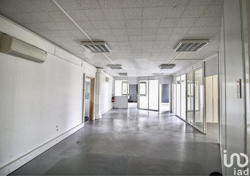 Bureau - 1 096 m²