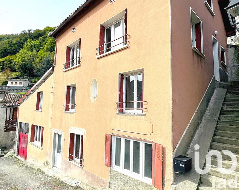 Maison - 236 m² - 8 pièces
