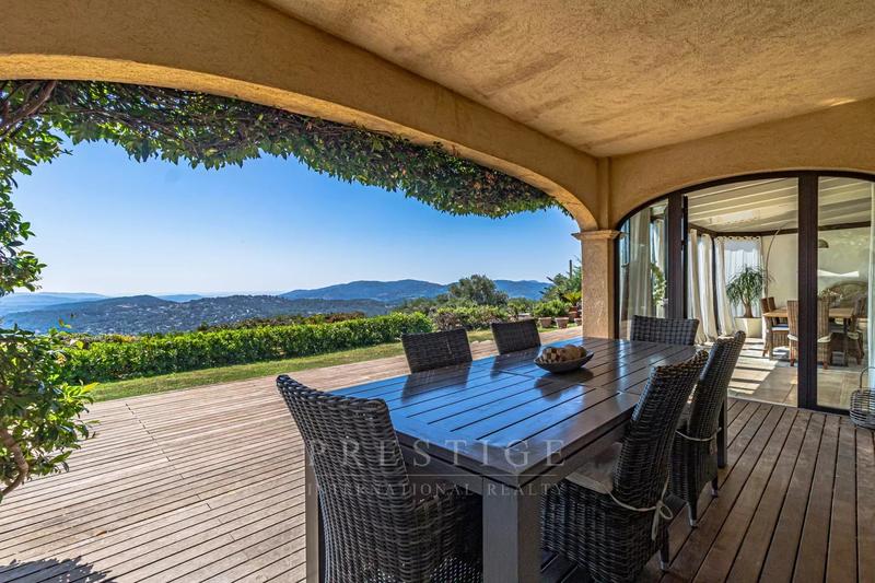 Maison - 179 m² - 8 pièces