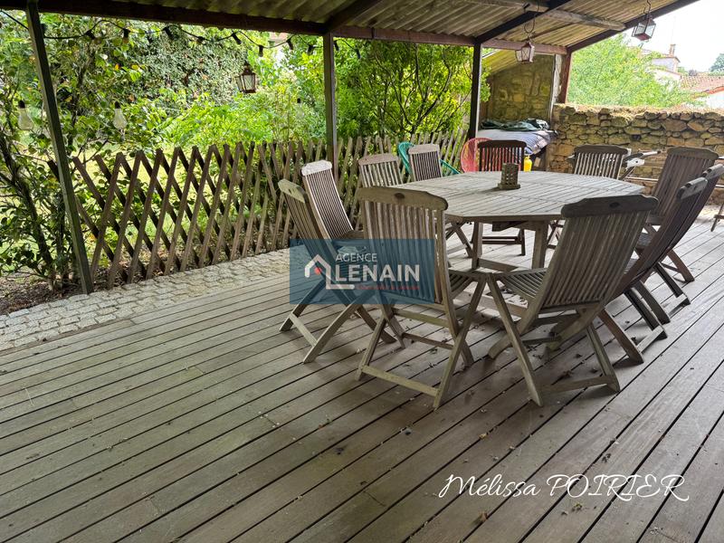 Maison - 241 m² - 9 pièces