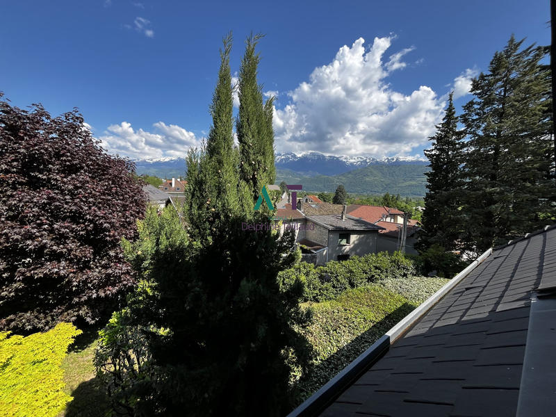 Maison - 249 m² - 9 pièces