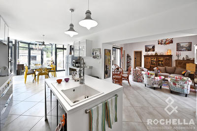 Maison contemporaine - 269 m² - 8 pièces